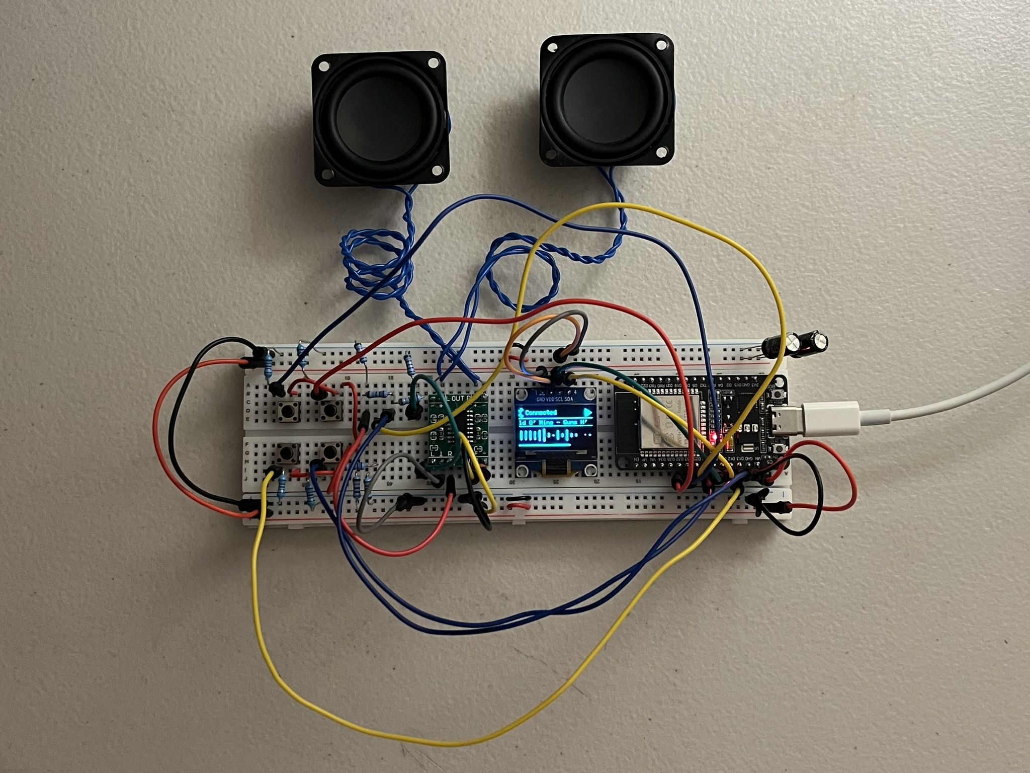 ESP32 Bluetooth Speaker with FFT Spectrum Analyser and OLED